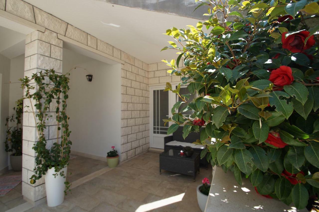 Apartments Mirna Korcula Town Exterior photo